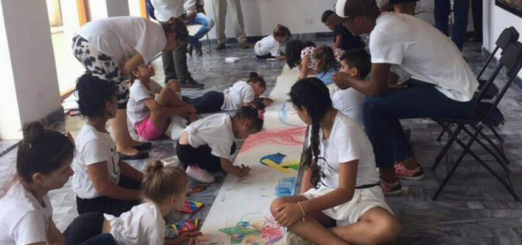 Actividad con niños-La Farmacia-Maxima Estudio-Taller