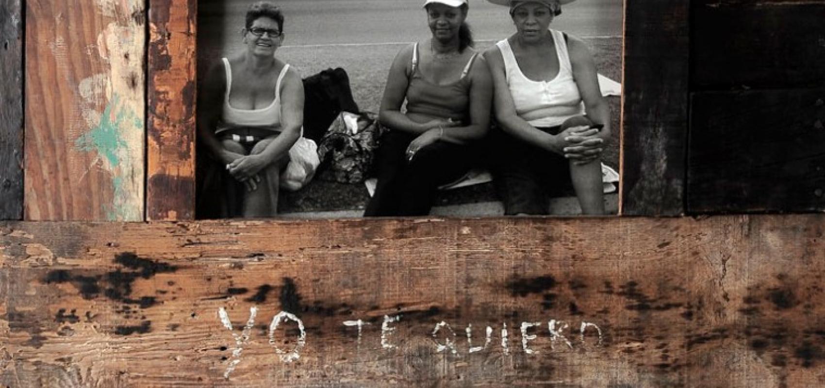 "Yo te quiero", caja de luz del artista Roberto Diago. Caja de luz-roberto diago-yo te quiero-2002